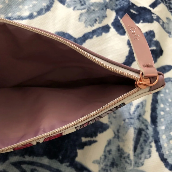 NWOT Ipsy Cosmetic Bag - Picture 5 of 5